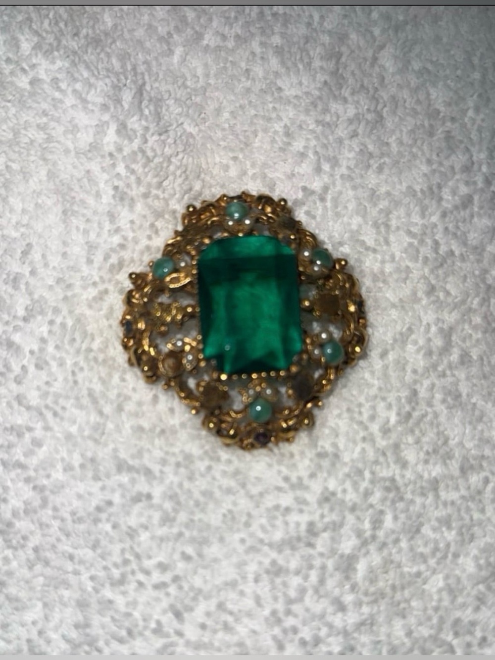 Vintage Florenza Emerald Glass Brooch Pendant: Renaissance Revival